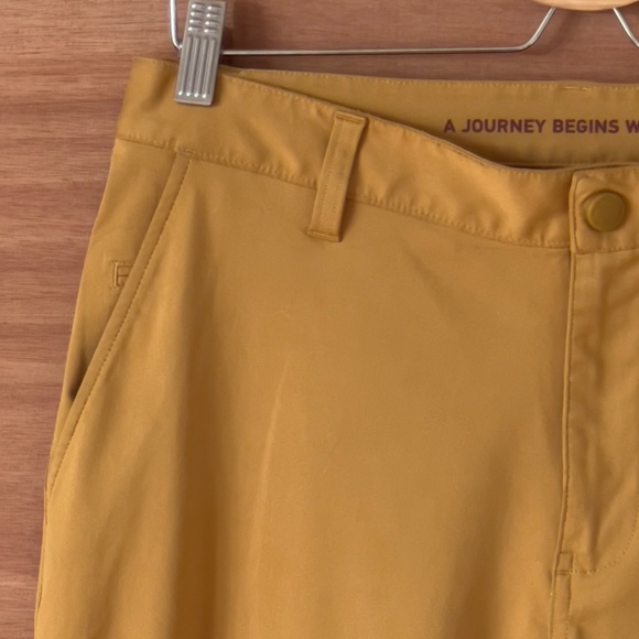 RHONE Commuter pants men's size 32x30 slim gold yellow mustard casual pockets - Picture 2 of 10